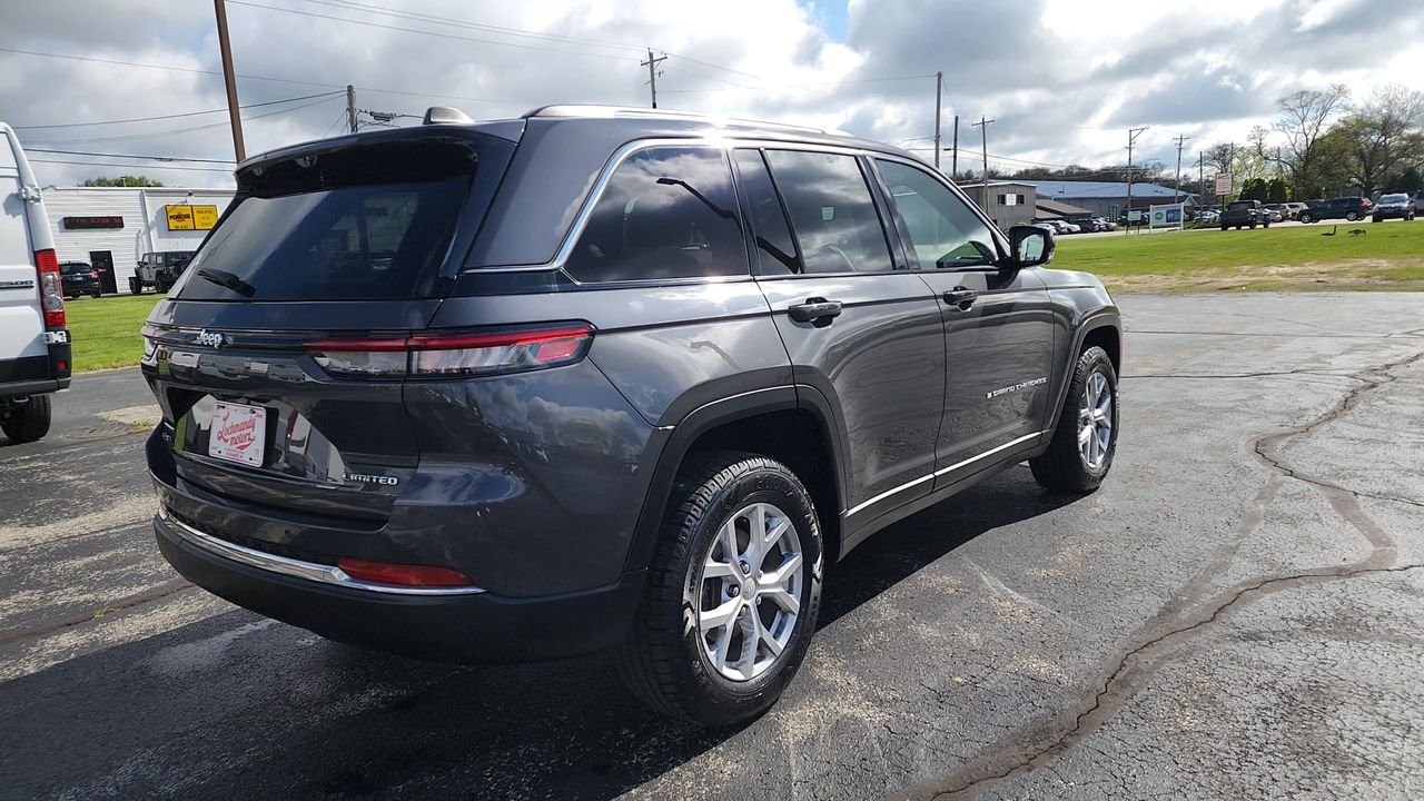 Used 2023 Baltic Gray Metallic Clearcoat Jeep Limited image 8