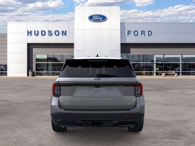 New 2026 Carbonized Gray Metallic Ford ST-Line image 5