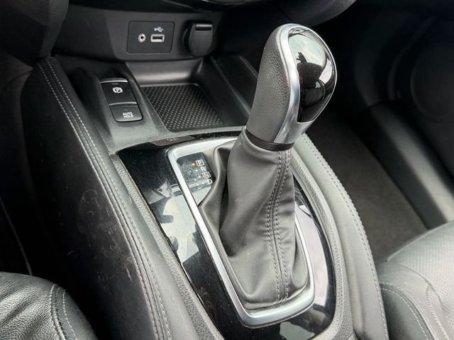 Used 2020 Black Nissan SL image 26