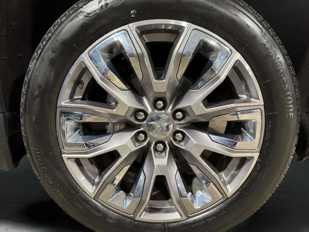 Used 2023 Onyx Black GMC Denali image 35