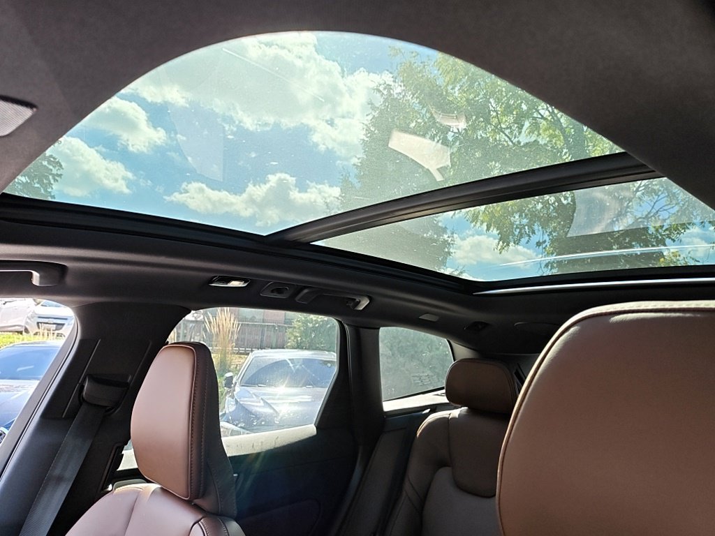 Used 2023 Gray Volvo Ultimate image 11