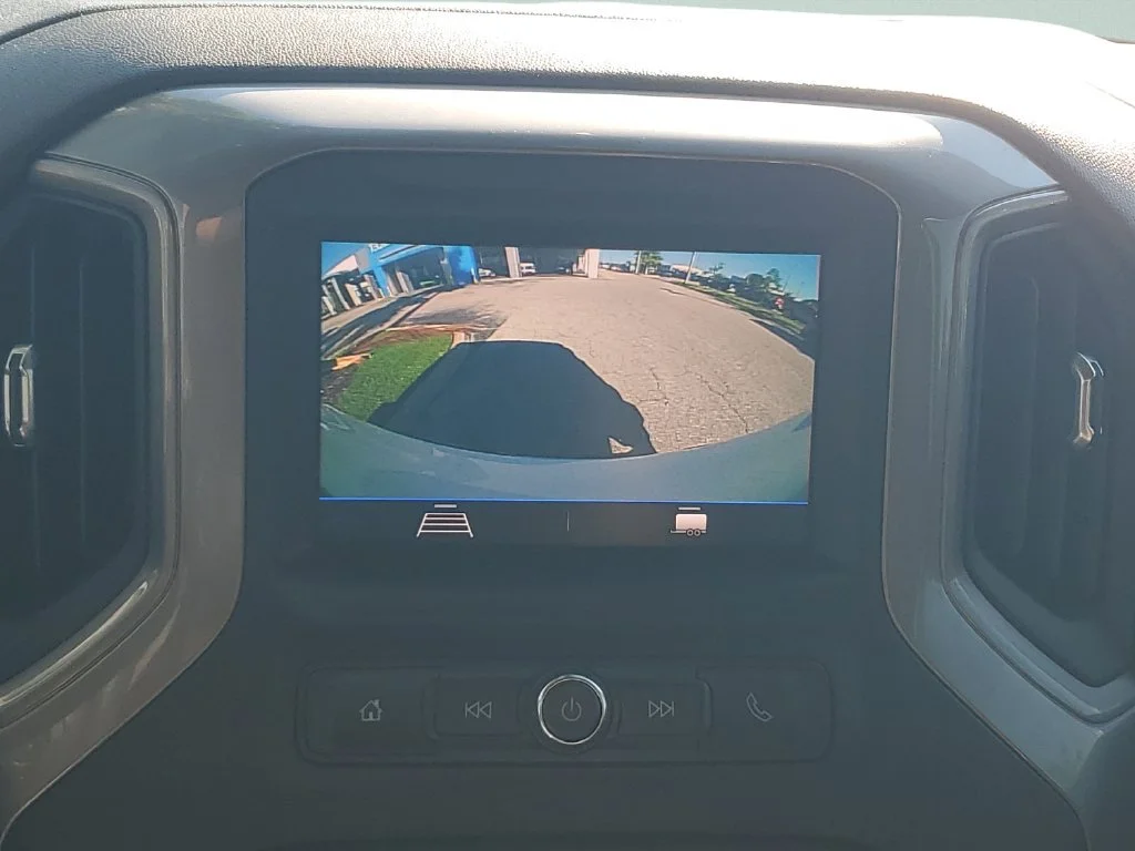 Used 2022 SUMMIT WHITE Chevrolet Custom image 17