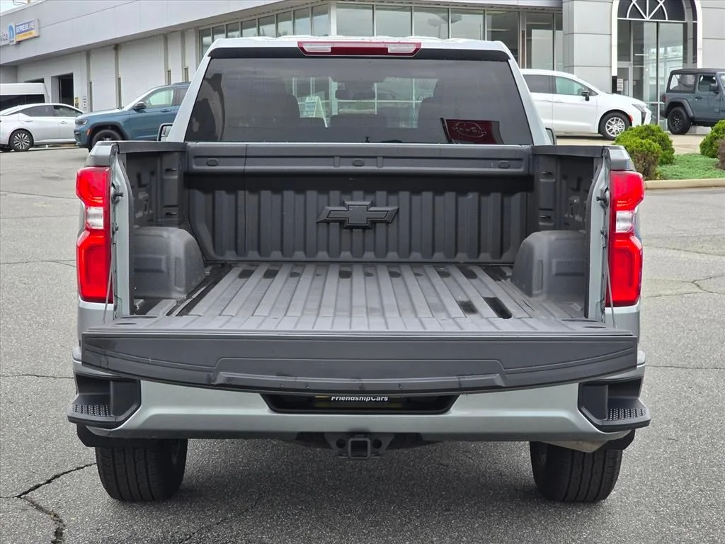 Used 2025 Gray Chevrolet RST image 26