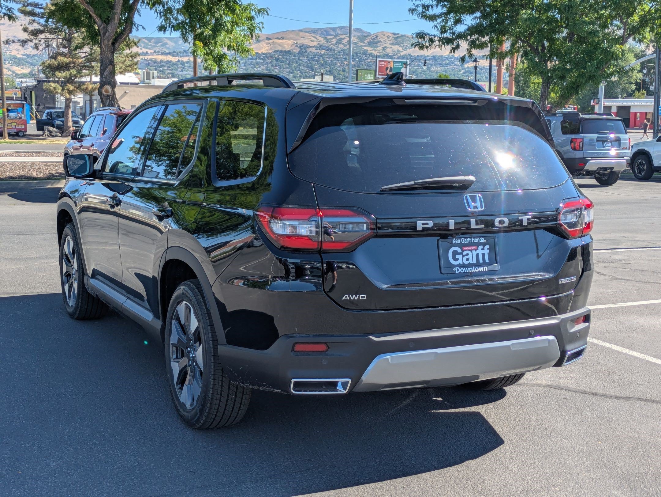 New 2026 Crystal Black Pearl Honda Touring image 5