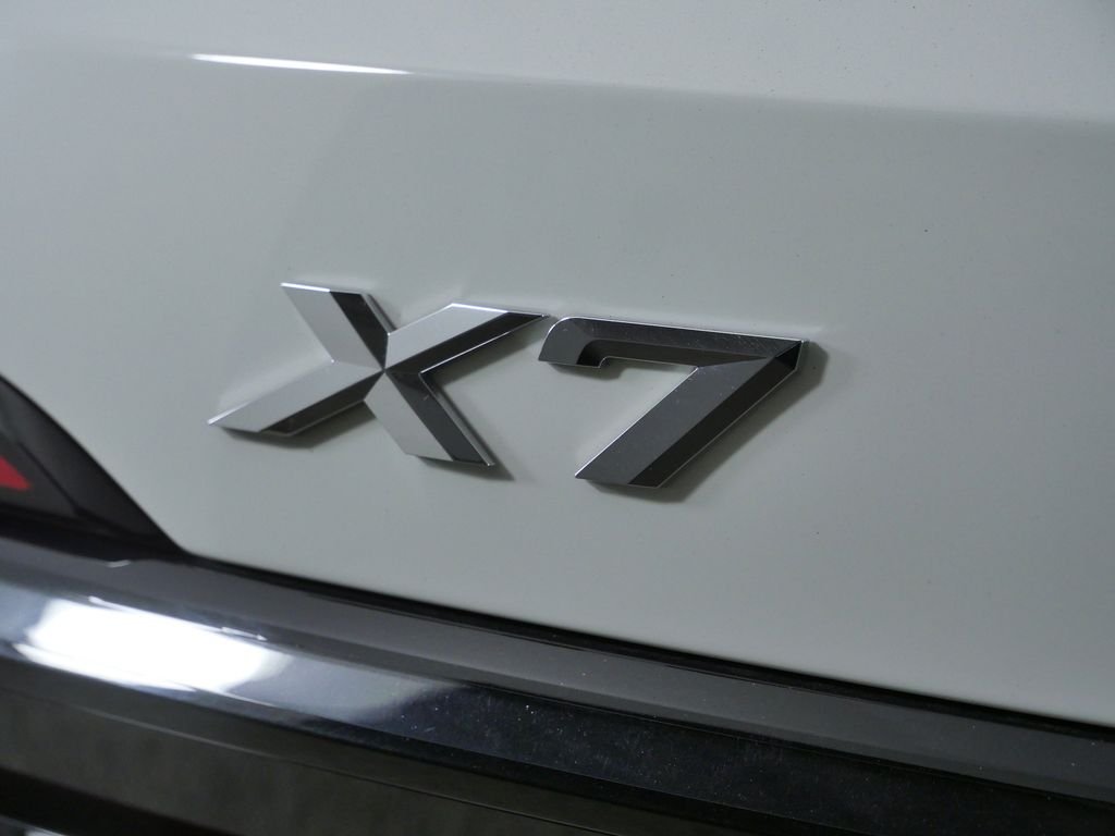 Certified Used 2026 Alpine White BMW xDrive40i image 16
