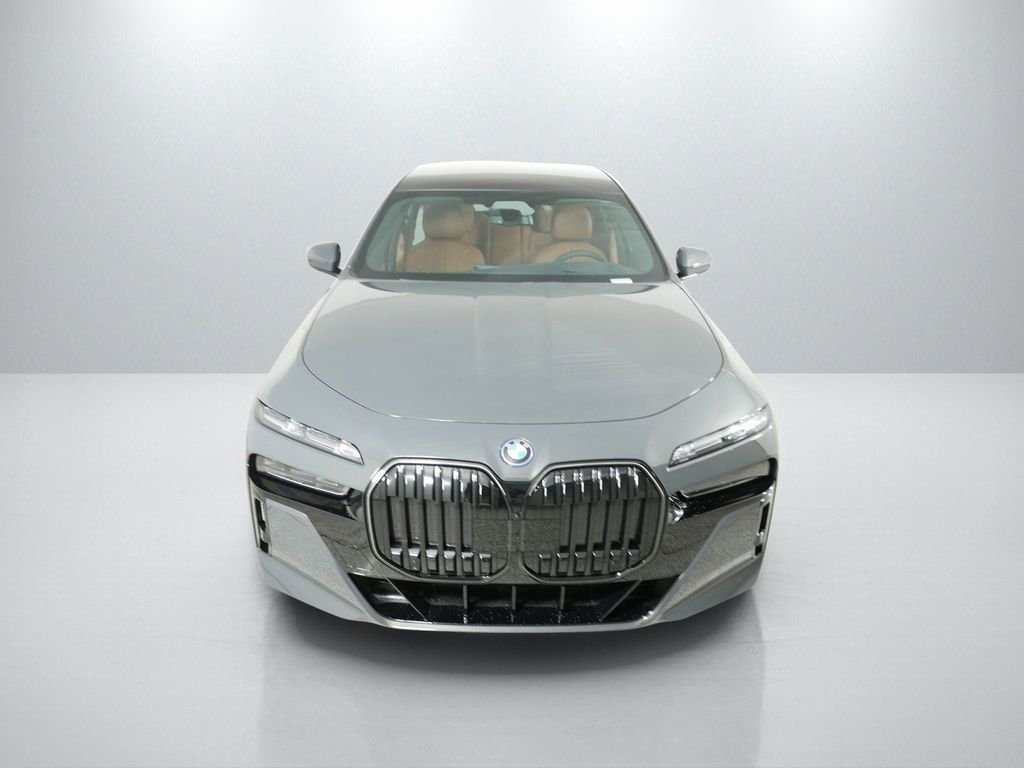 2025 BMW 7 Series 750e - Photo 15