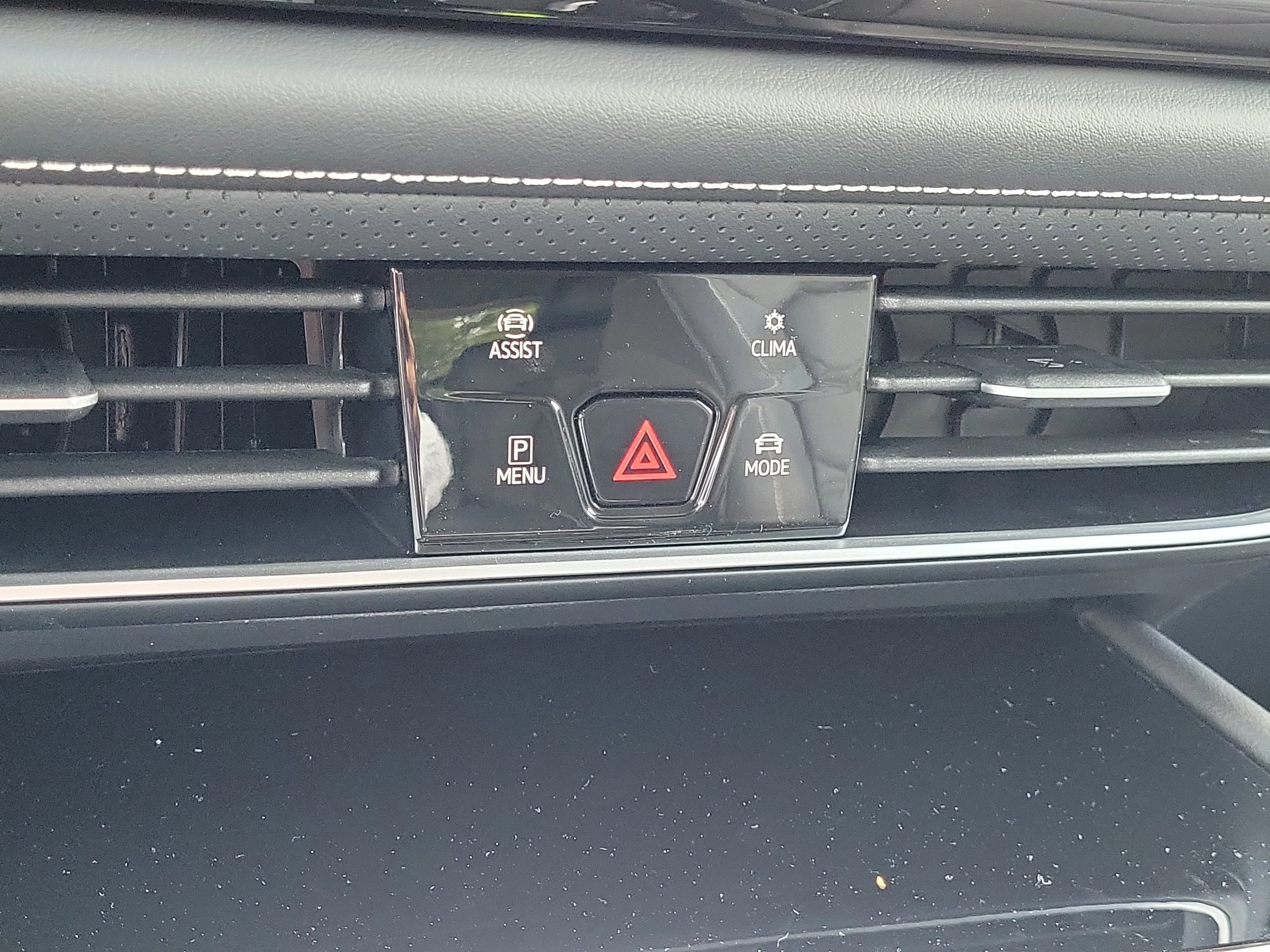 New 2026 White Volkswagen SE w/Technology image 26