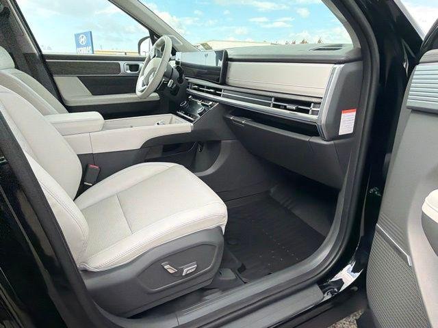 New 2027 Phantom Black Hyundai Limited image 9
