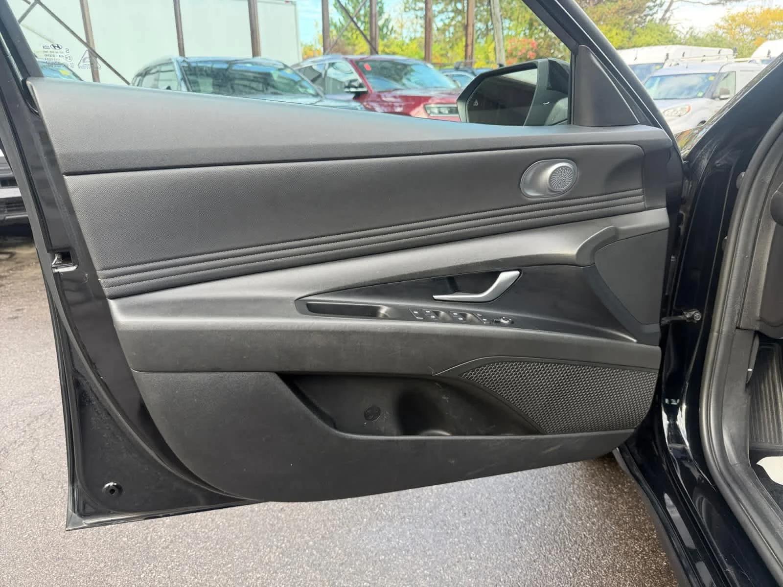 Used 2023 Phantom Black Hyundai SEL image 14