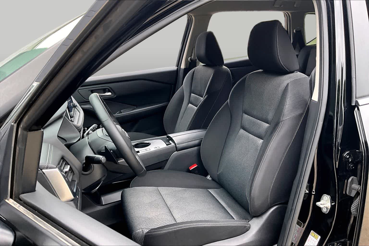 Used 2025 Super Black Nissan SV image 8