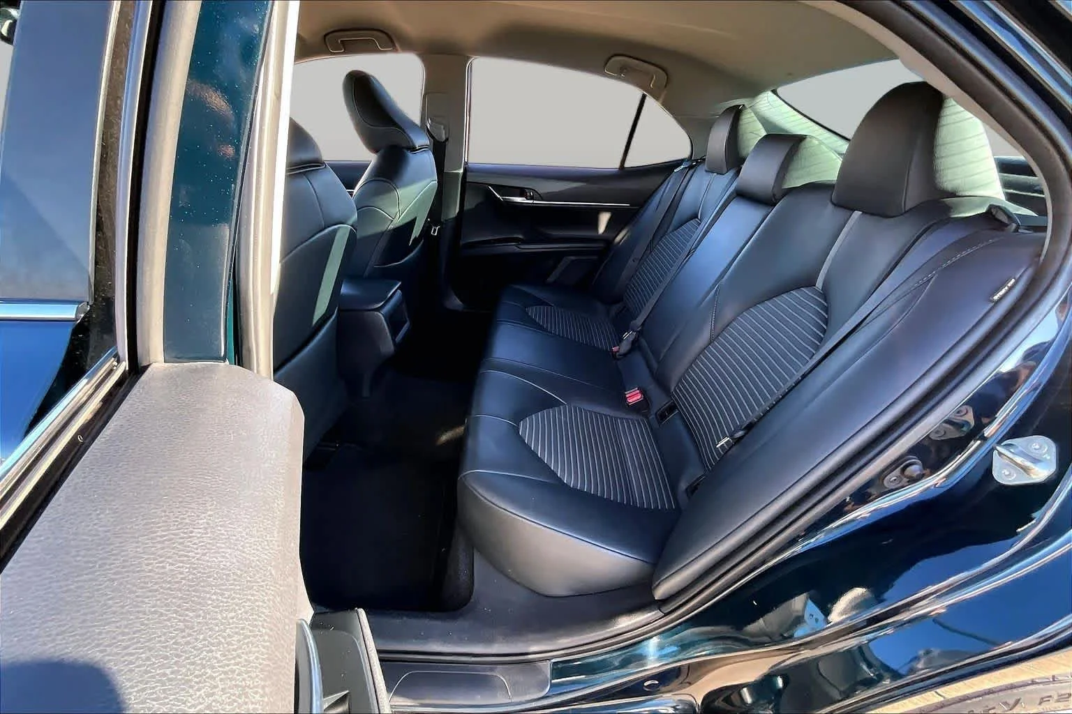 Used 2019 Galactic Aqua Mica Toyota SE image 17