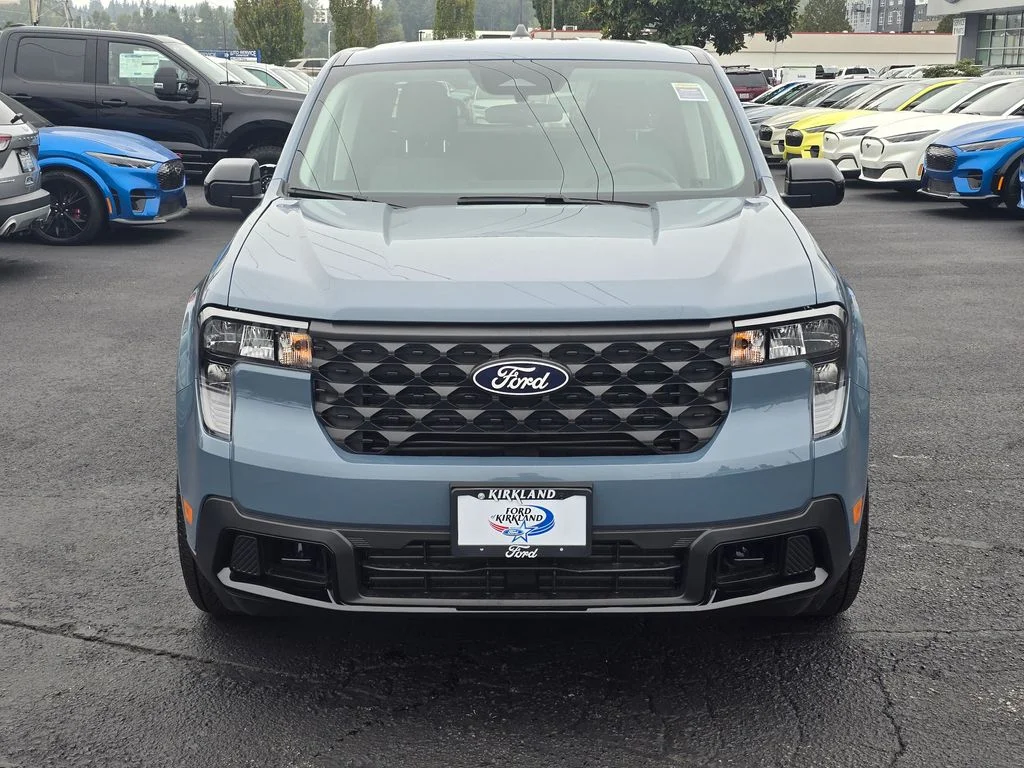 New 2025 Azure Gray Metallic Tri-Coat Ford XLT image 2