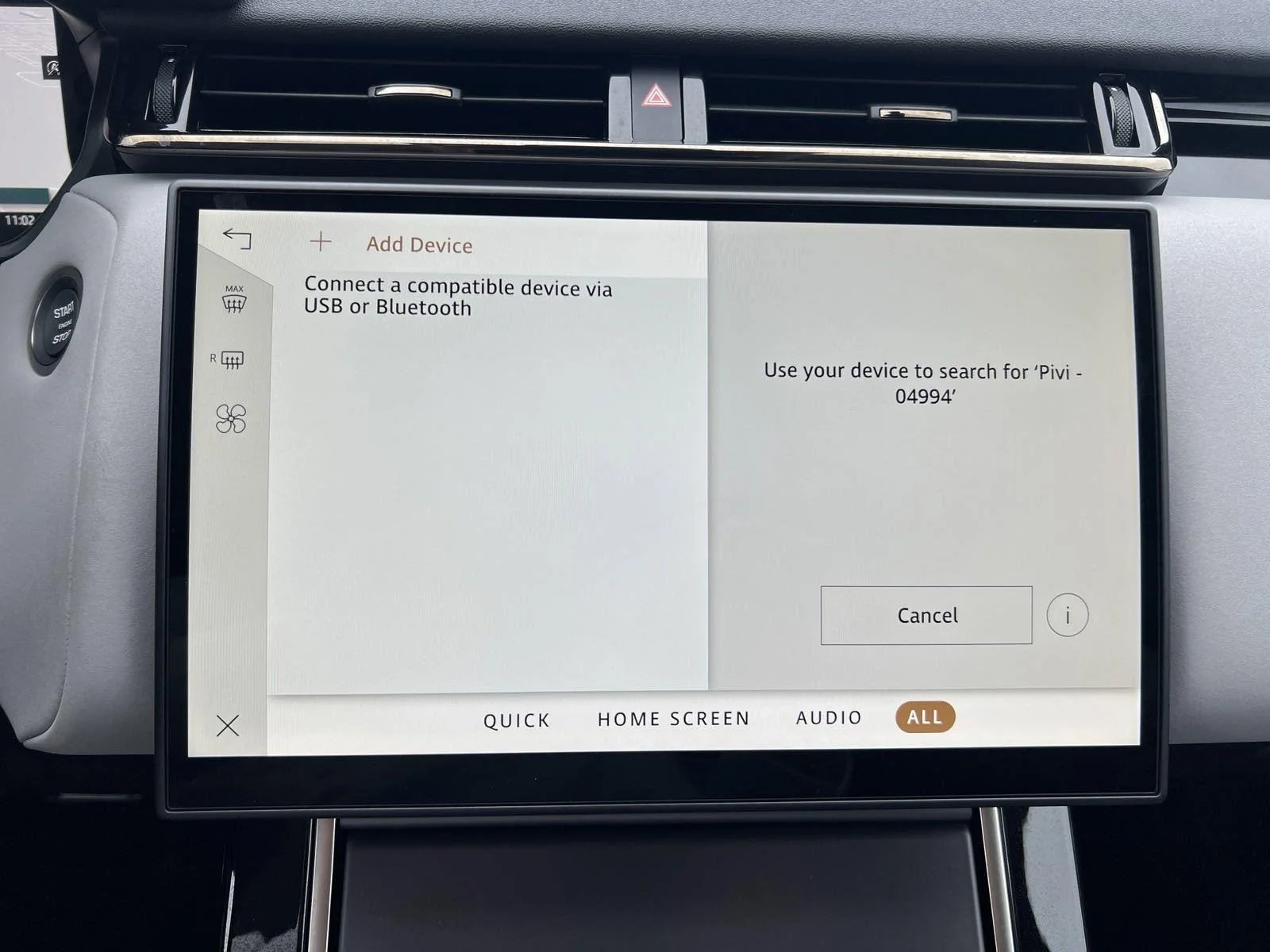 New 2025 Charente Grey Premium Metallic Land Rover Dynamic SE image 17