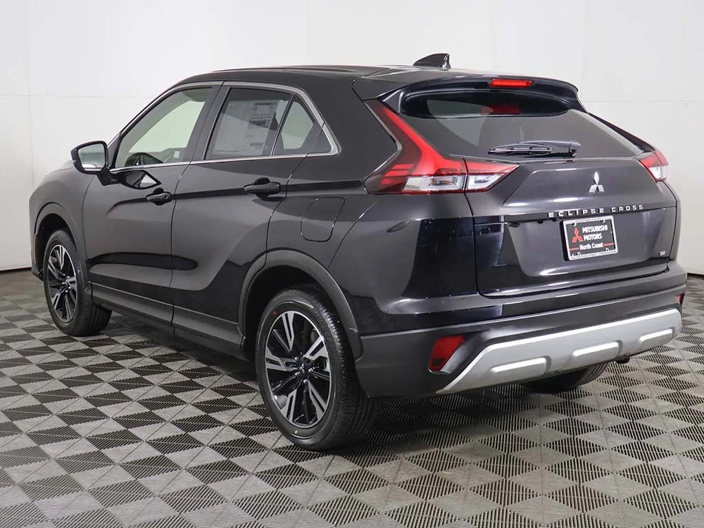 New 2026 Black Mitsubishi SE image 9