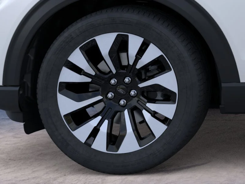 New 2026 Star White Metallic Tri-Coat Ford Platinum™ image 19