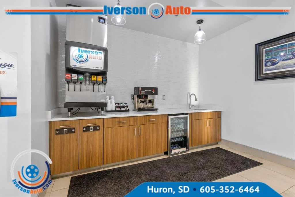 Used 2023 Silver Ford Base image 17
