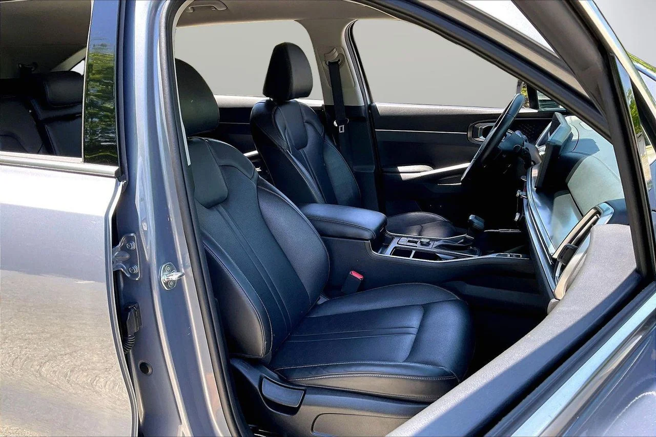 Certified Used 2024 Silver Kia S image 24