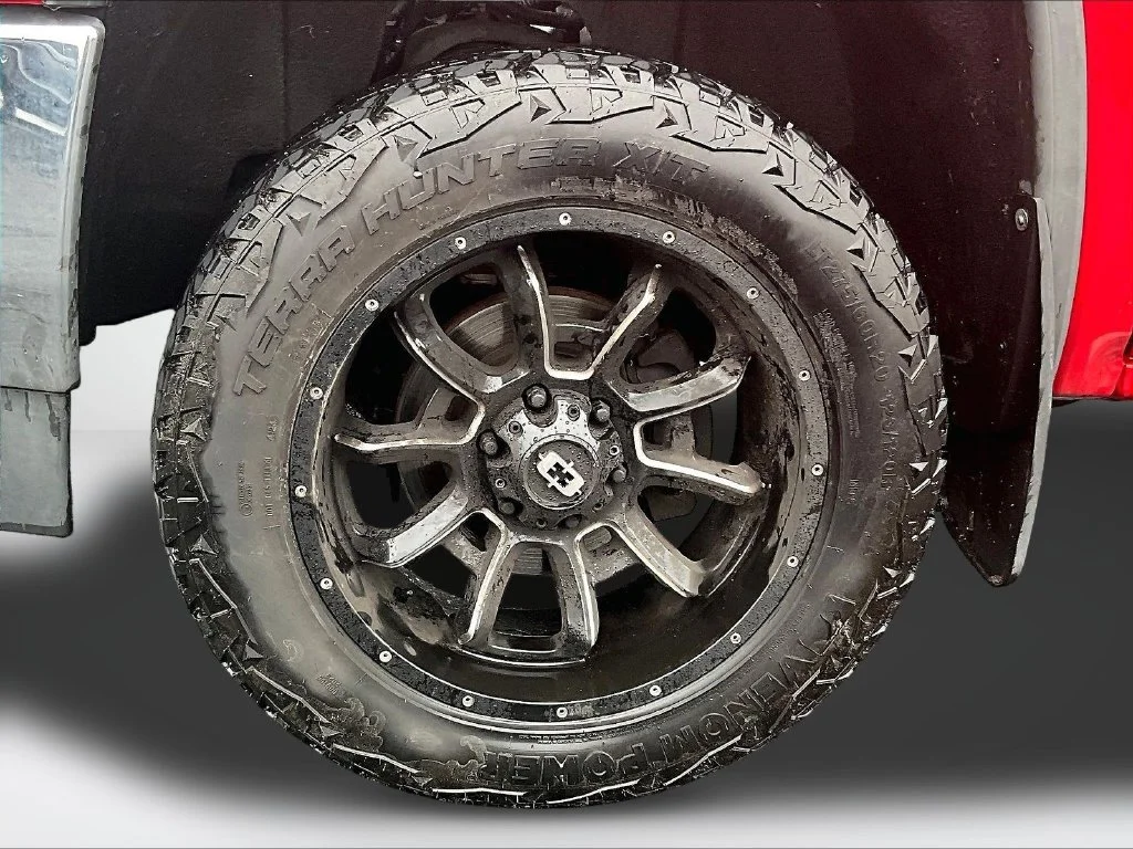 Used 2017 Red GMC SLT image 9