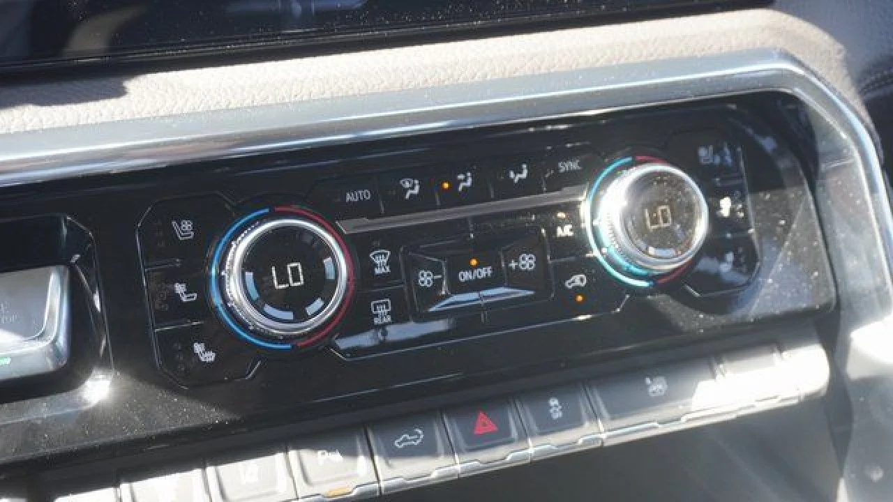 2026 GMC Sierra 3500HD Denali - Photo 37
