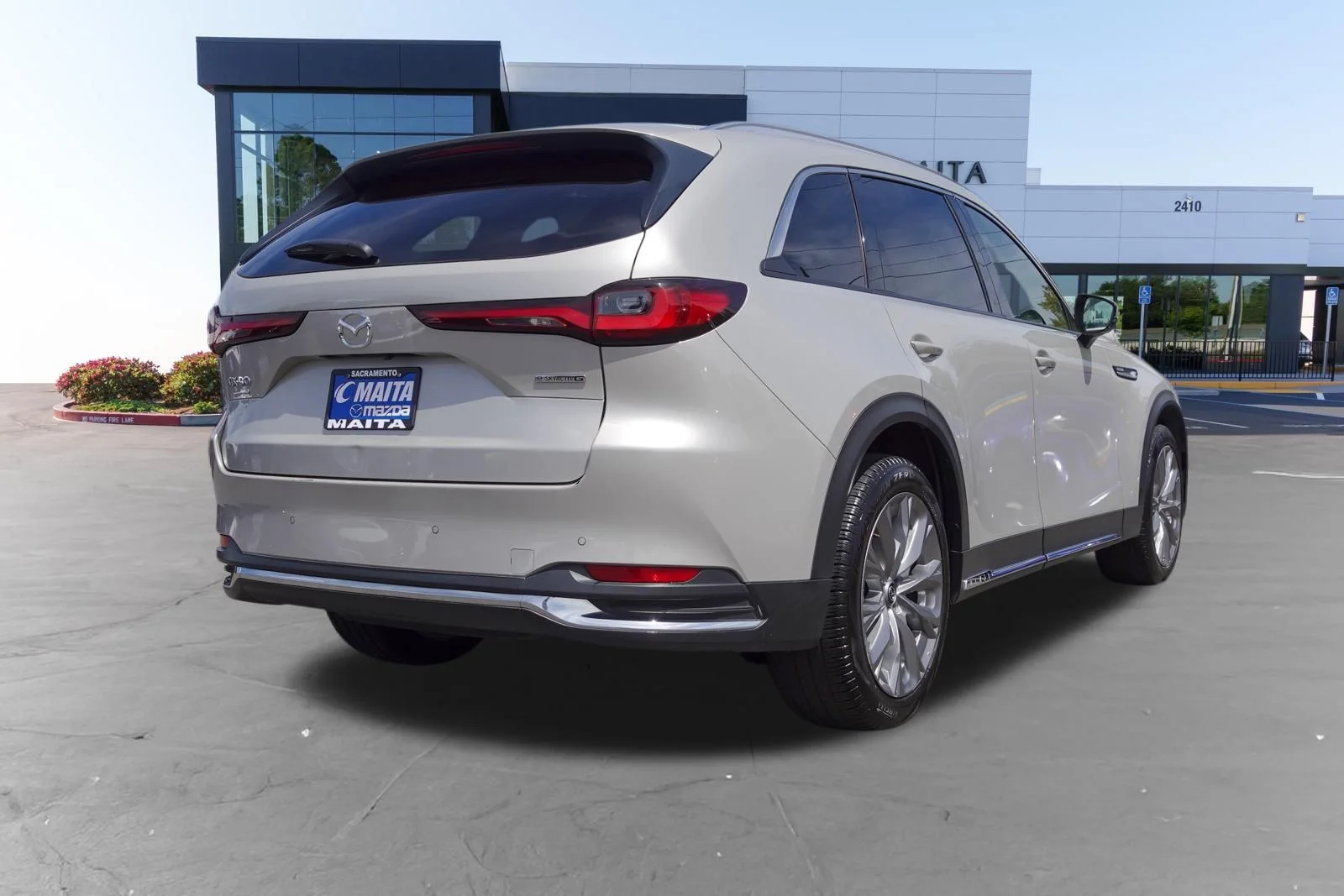 Certified Used 2025 Platinum Quartz Mazda 3.3 Turbo Premium Plus image 4