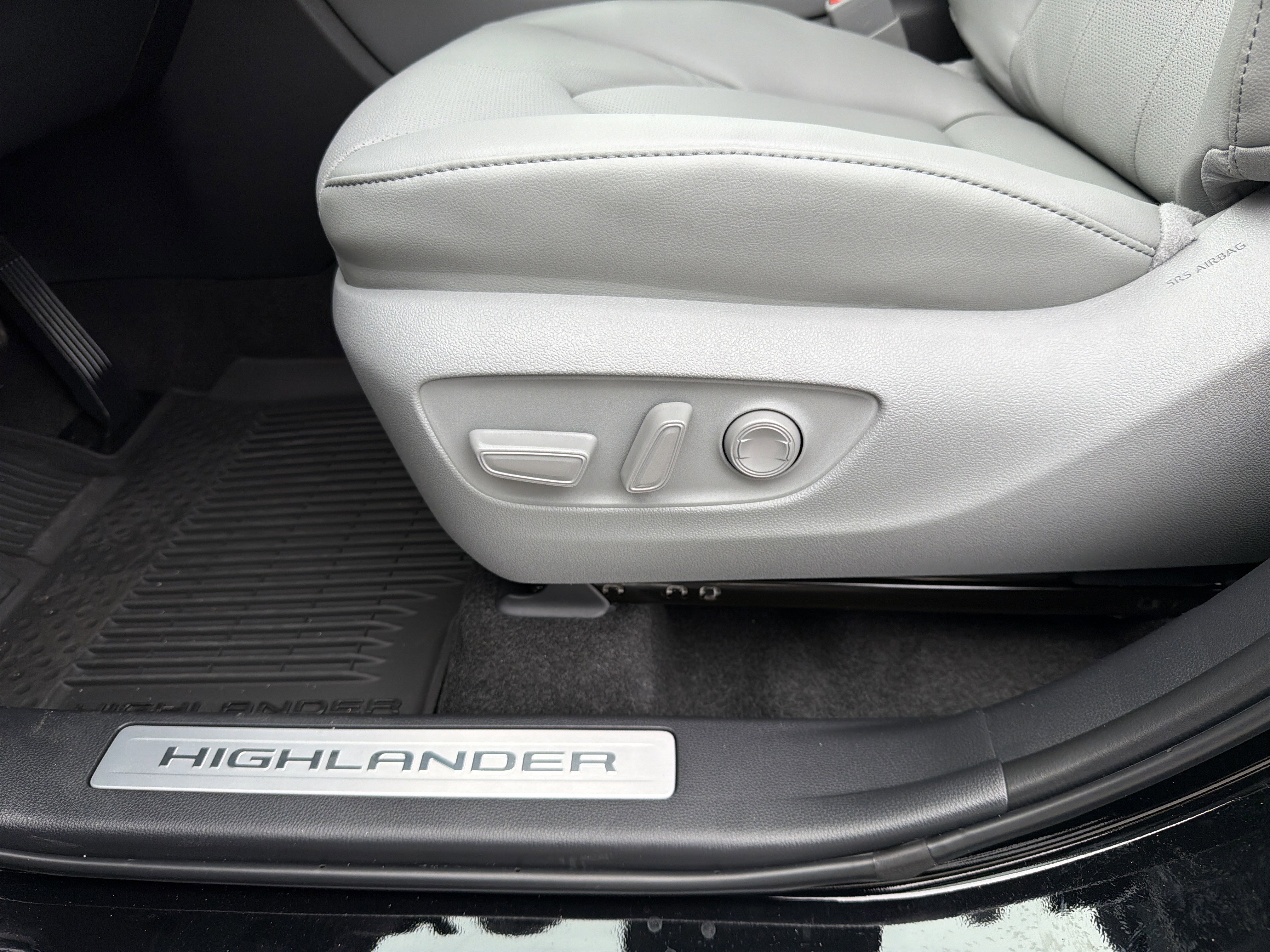 New 2026 Midnight Black Metallic Toyota Hybrid Limited image 10