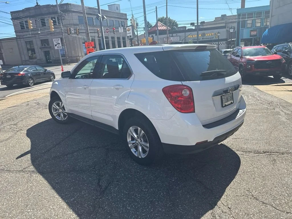 Used 2015 SUMMIT WHITE Chevrolet LS image 5
