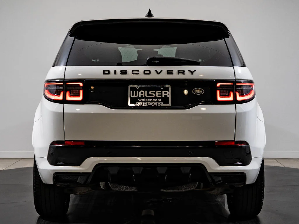 Used 2023 Fuji White Land Rover SE R-Dynamic image 7
