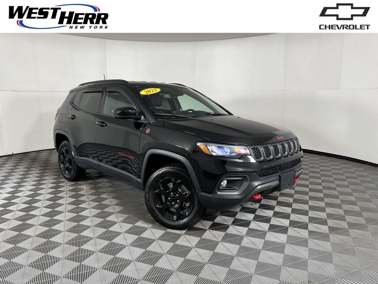 Used 2023 Diamond Black Crystal Pearlcoat Jeep Trailhawk image 1