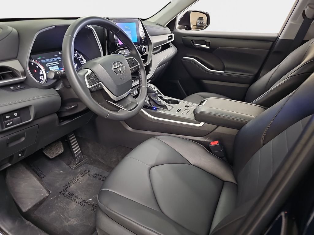 Used 2025 Blue Toyota XLE image 19
