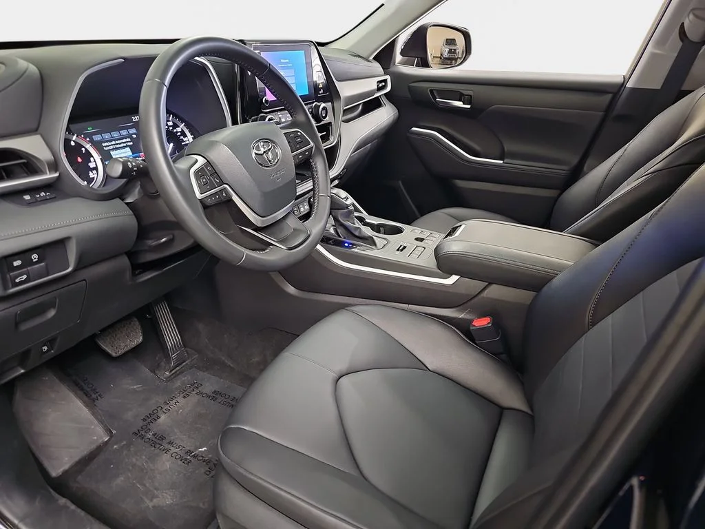 Used 2025 Blue Toyota XLE image 19