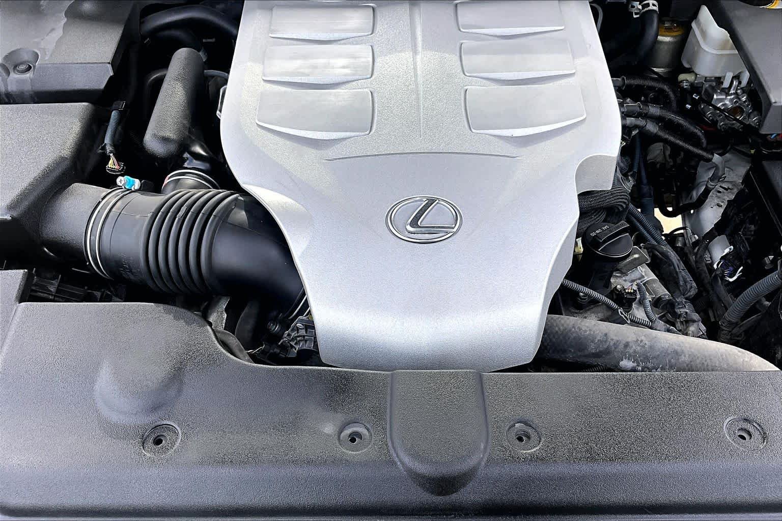 Used 2018 Starfire Pearl Lexus Luxury image 33