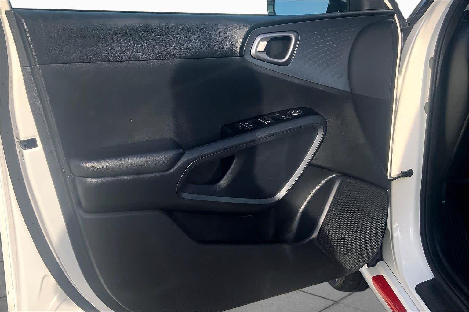 Used 2020 Snow White Pearl Kia GT-Line image 21
