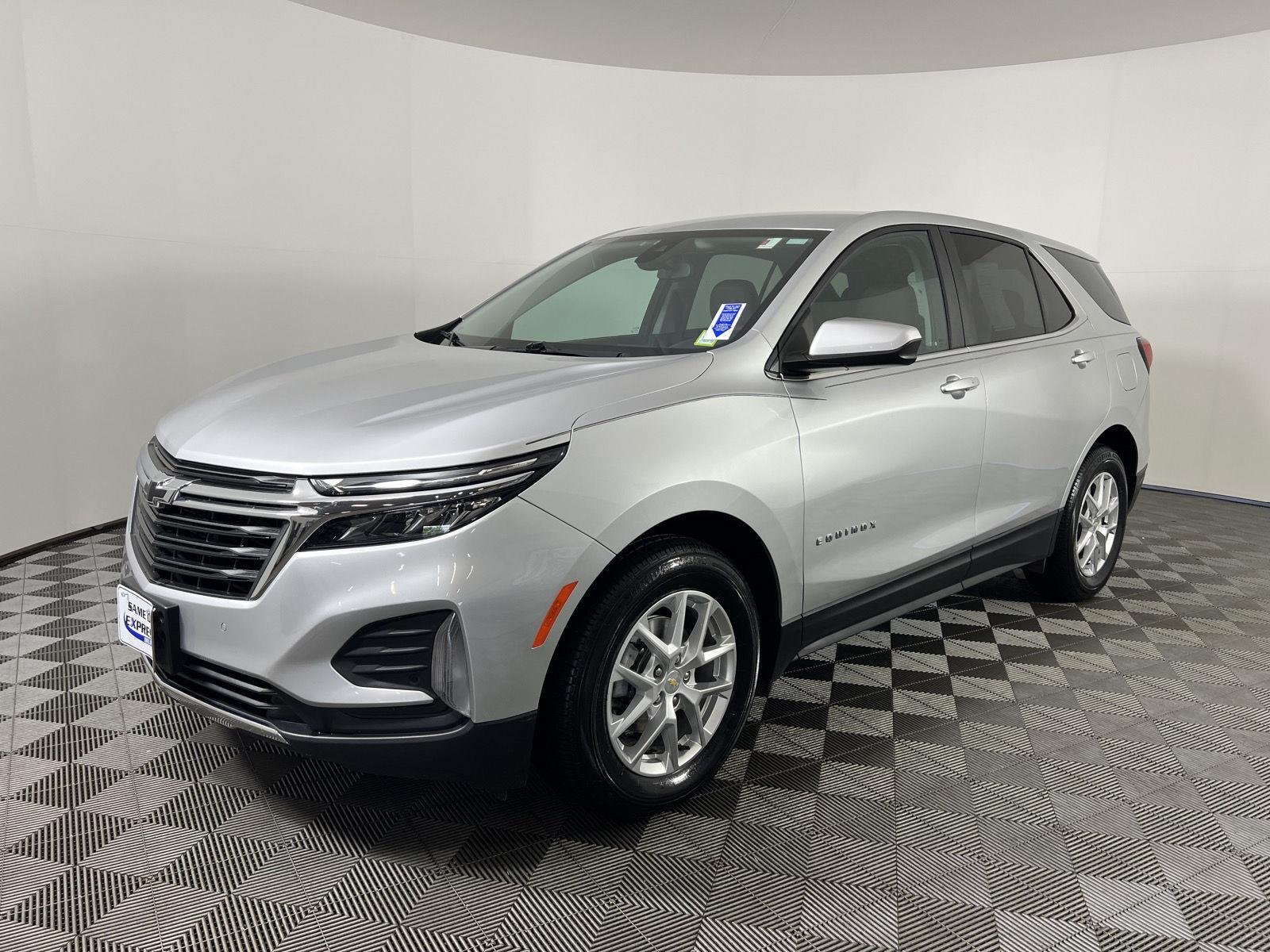 Used 2022 Silver Ice Metallic Chevrolet LT image 29