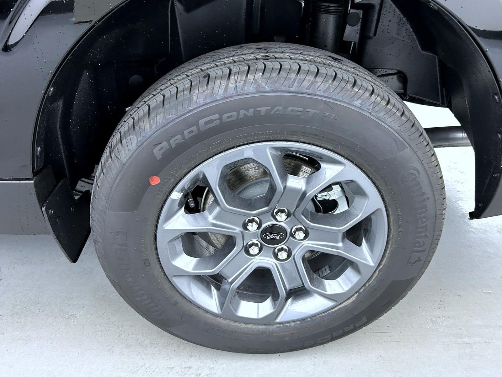 New 2026 Shadow Black Ford XLT image 23