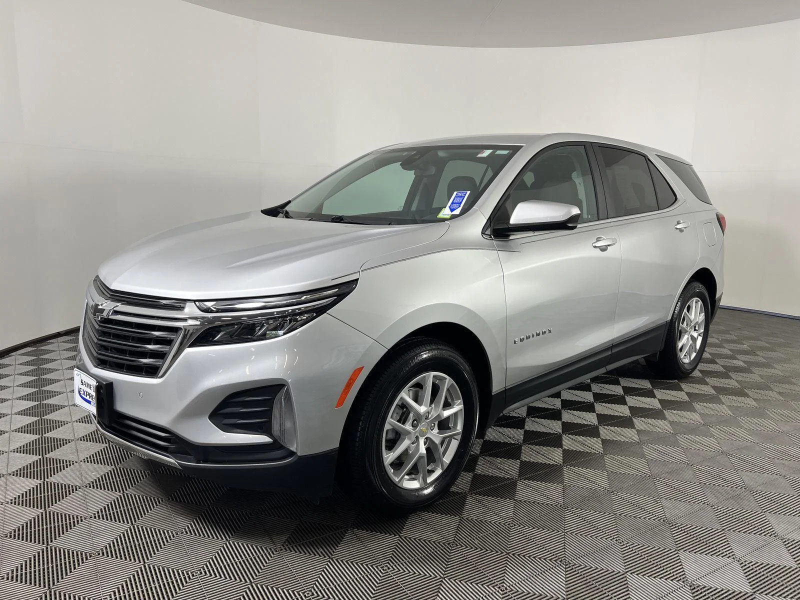 Used 2022 Silver Ice Metallic Chevrolet LT image 29