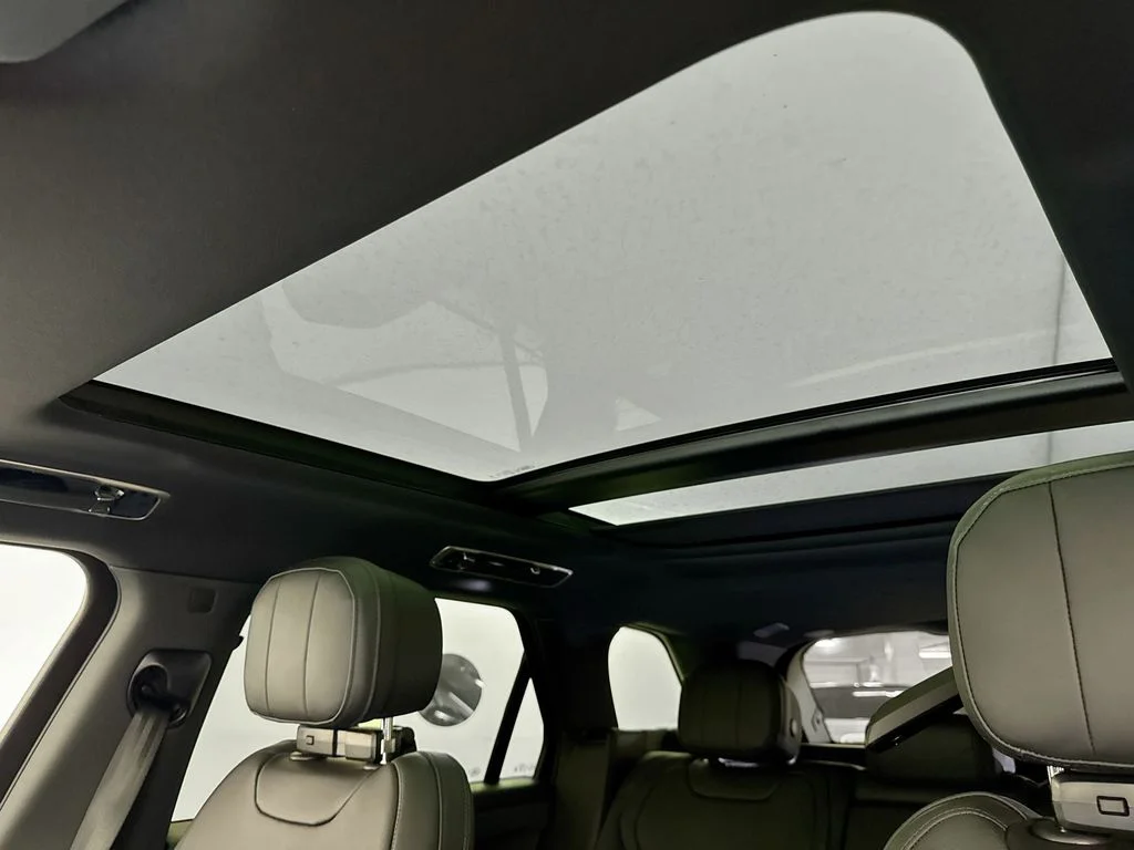 New 2026 Carpathian Grey Land Rover SE image 22