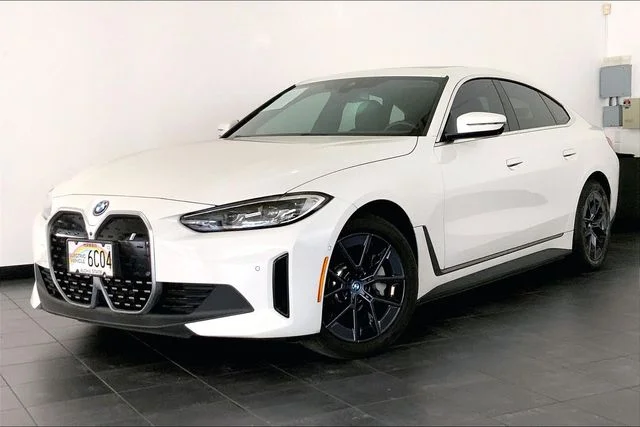 Used 2023 Alpine White BMW eDrive35 image 1