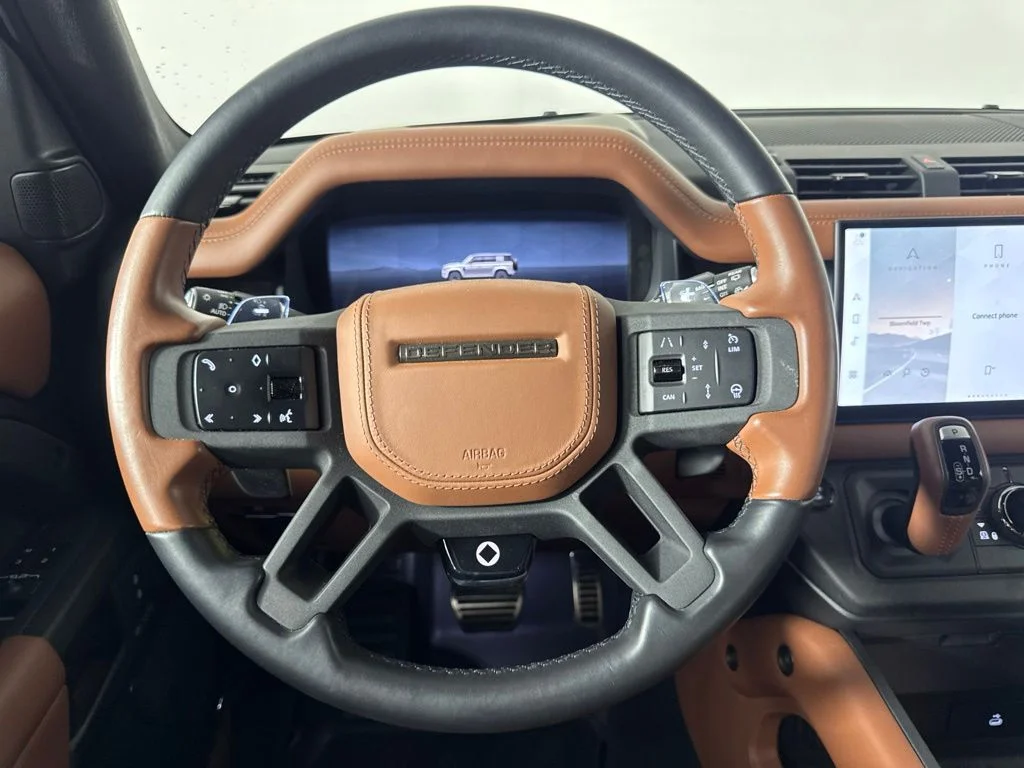 Used 2025 Gray Land Rover OCTA image 18