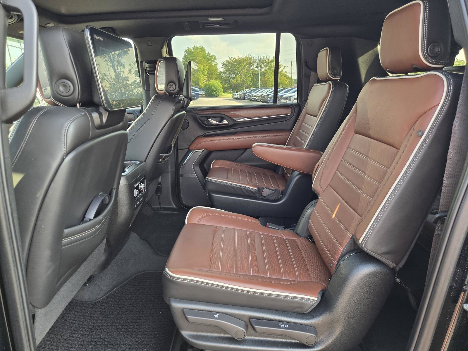 Used 2023 ONYX BLACK GMC Denali Ultimate image 14