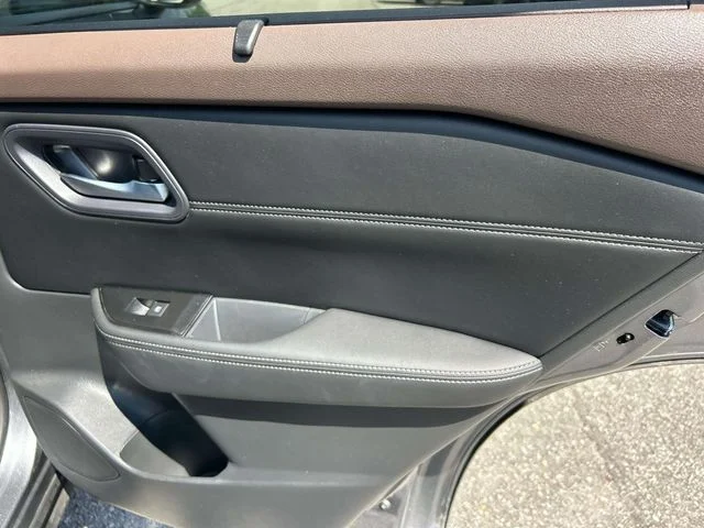 Used 2023 Gray Nissan SV image 22