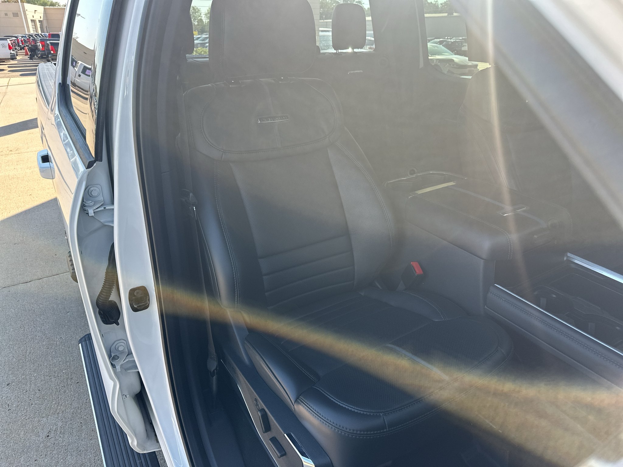 Used 2026 Oxford White Ford PLATINUM image 34