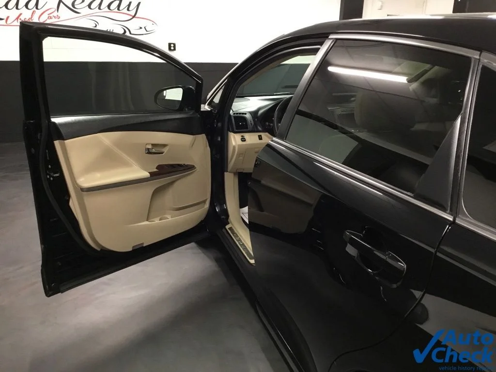 Used 2014 Black Toyota LE image 25
