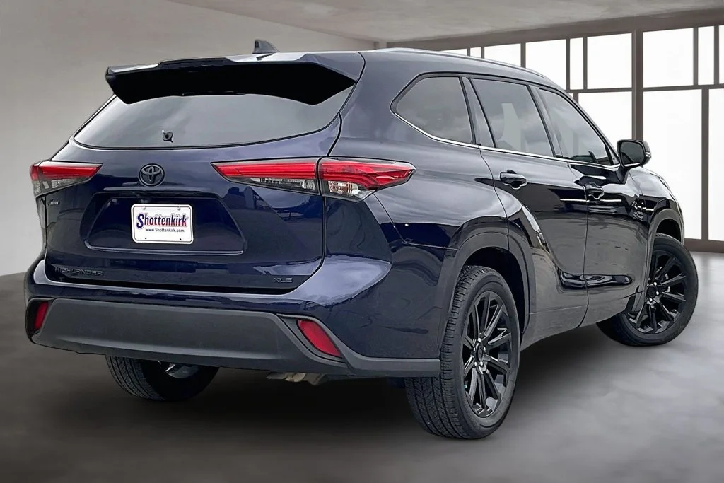 Used 2021 Blue Toyota XLE image 6