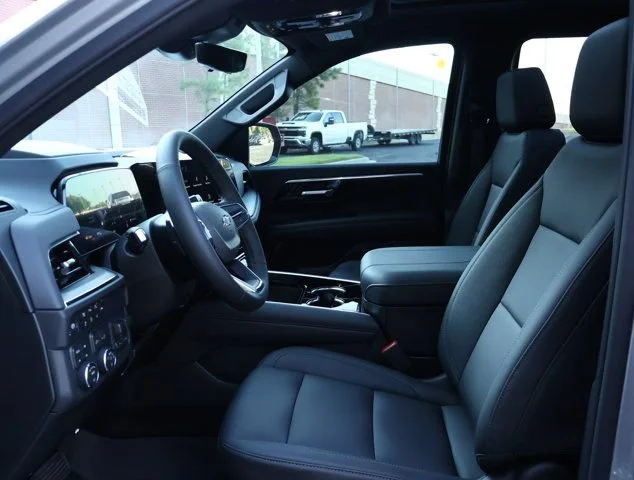 2026 Chevrolet Tahoe Z71 - Photo 12