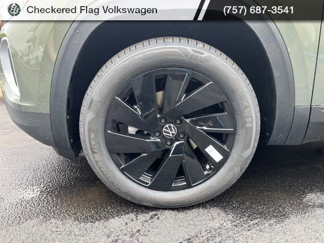 New 2026 Green Volkswagen 2.0T SE w/Technology image 5