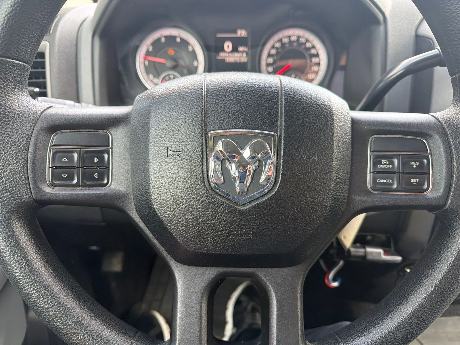 Used 2013 Bright Silver Metallic Ram Express image 17