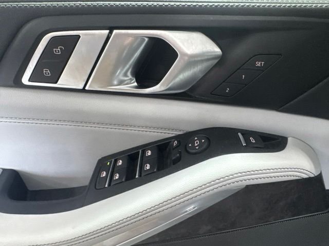 Used 2024 Gray BMW xDrive40i image 14
