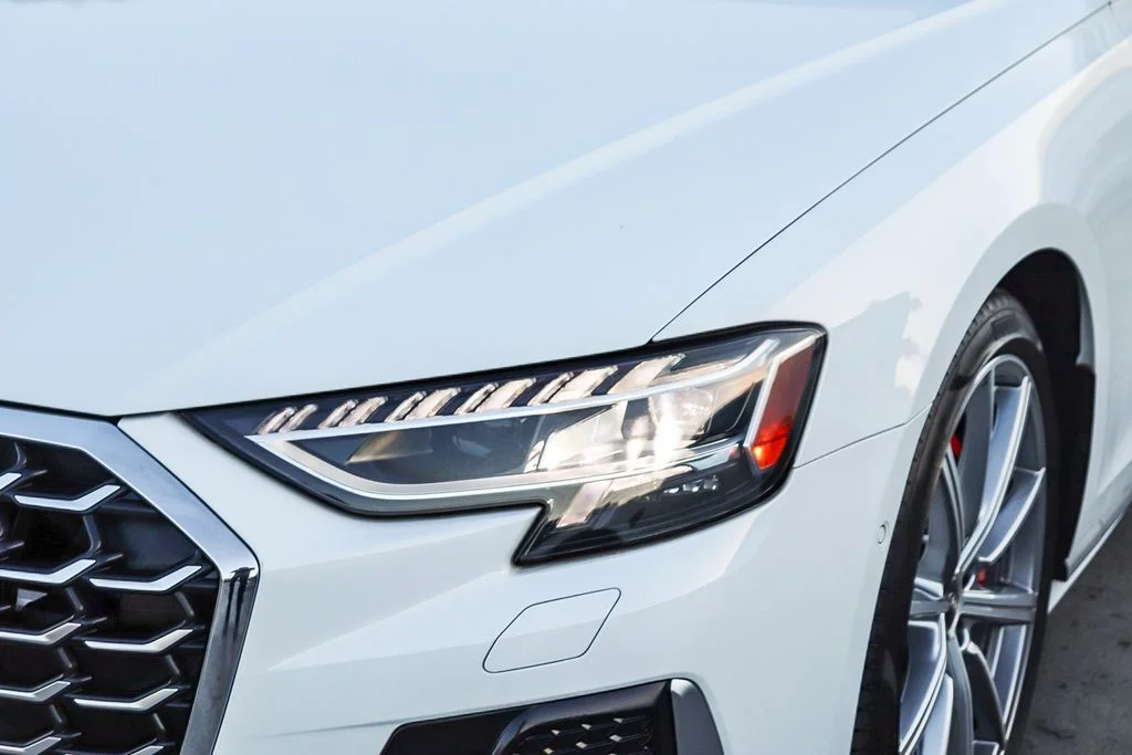 Used 2022  Audi 4.0T image 5