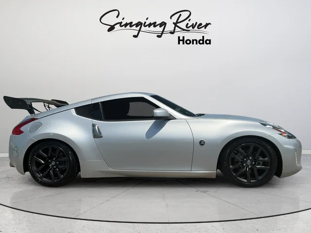 Used 2020 Brilliant Silver Metallic Nissan Base image 8