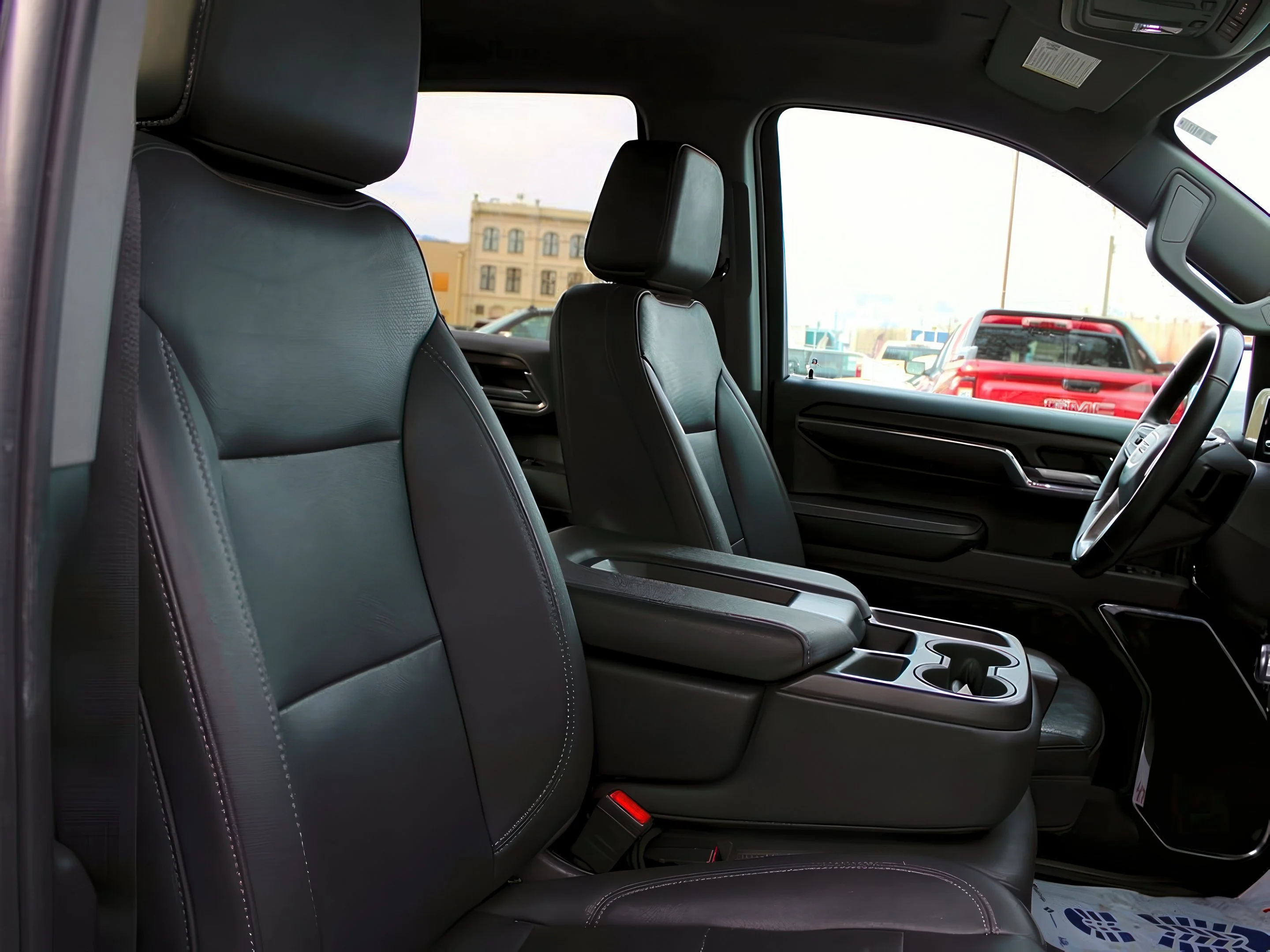 2024 GMC Sierra 1500 SLT - Photo 23